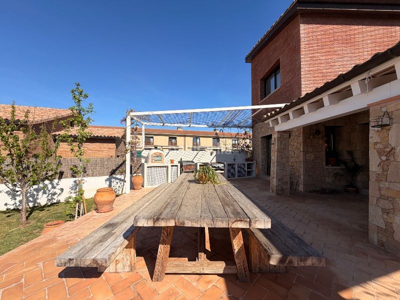 Foto 458b6e13-446e-4754-9457-6cef164bea8d. Casa amb xemeneia calefacció aparcament piscina a Vall-llobrega