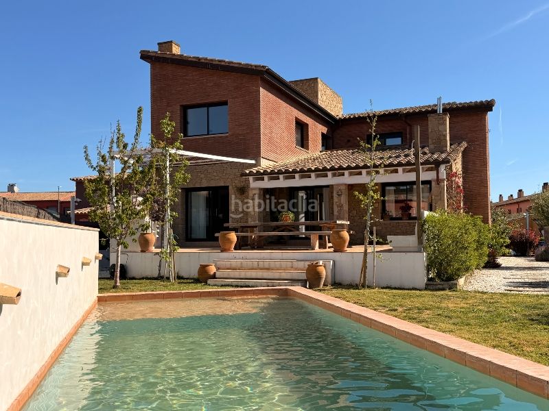 Foto 4e1ed6d4-e5d7-476c-ba13-466aaf6b2ee2. Casa amb xemeneia calefacció aparcament piscina a Vall-llobrega