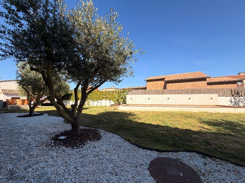 Foto 70e604b5-c50b-4b05-91fe-384a2aae7d28. Casa amb xemeneia calefacció aparcament piscina a Vall-llobrega