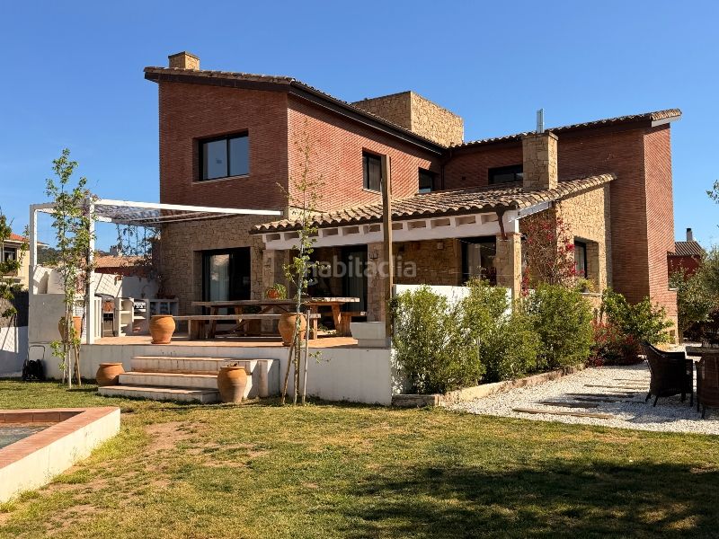 Foto 89318358-4723-4415-8b17-097bef83c505. Casa amb xemeneia calefacció aparcament piscina a Vall-llobrega