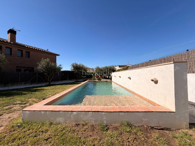 Foto 8bfb8709-c957-4137-9ddd-74bb92eba509. Casa amb xemeneia calefacció aparcament piscina a Vall-llobrega