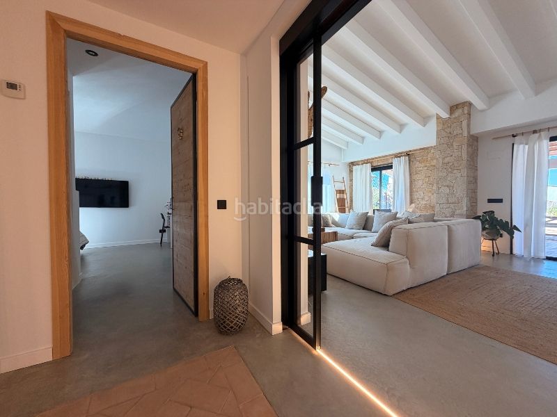 Foto c78cb5a5-9390-4fb0-ba6b-9653c0565621. Casa amb xemeneia calefacció aparcament piscina a Vall-llobrega
