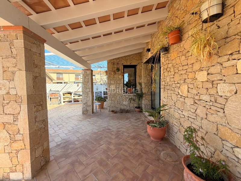 Foto d297911a-8730-4970-bc6b-6b2fdf2711de. Casa amb xemeneia calefacció aparcament piscina a Vall-llobrega