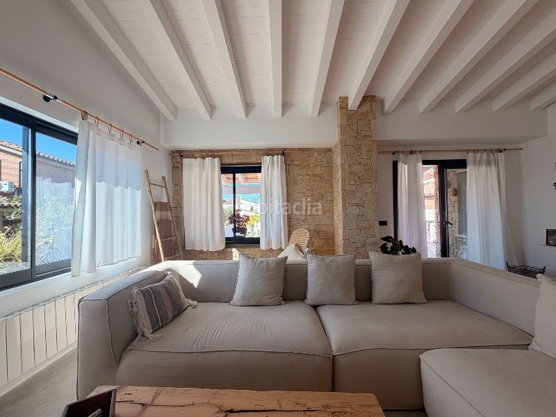 Foto df4de761-7110-4fb6-9333-1585bc284792. Casa amb xemeneia calefacció aparcament piscina a Vall-llobrega