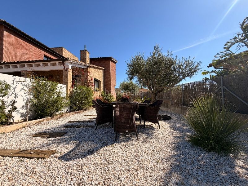 Foto ea9365df-ab03-4d61-ba91-b6ff296a6ab6. Casa amb xemeneia calefacció aparcament piscina a Vall-llobrega