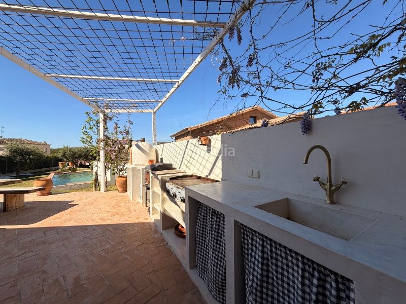 Foto f734a6e9-3f88-49f7-8391-0e6797eacf37. Casa amb xemeneia calefacció aparcament piscina a Vall-llobrega