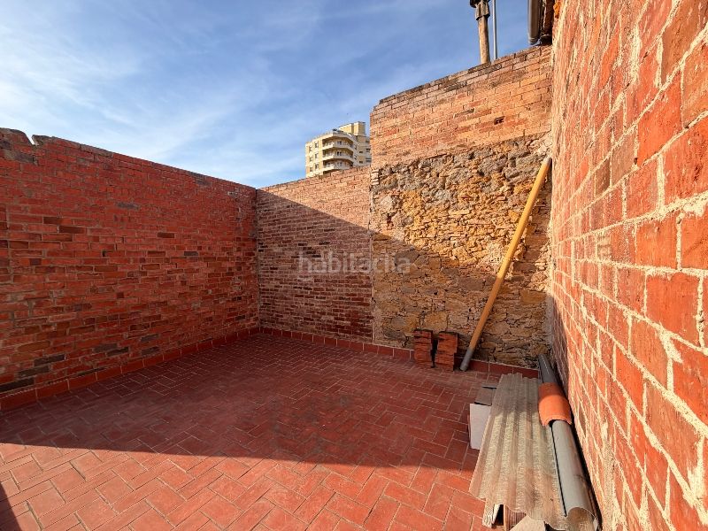 Foto a93bf40a-95f3-46e1-98d2-53a4e55beedd. Casa amb aparcament a Bisbal d´Empordà (La)