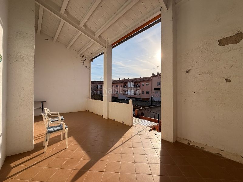 Foto c90579d5-4f84-42ad-bad0-c17c5f577224. Casa amb aparcament a Bisbal d´Empordà (La)
