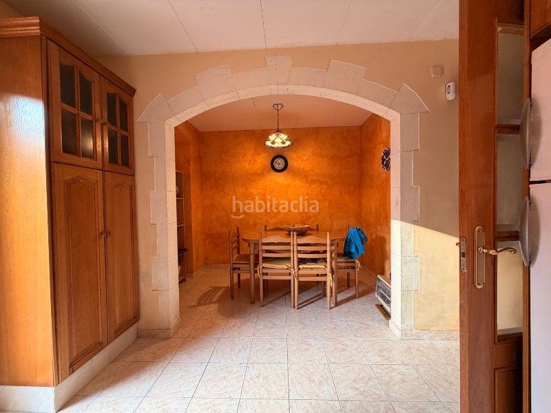 Foto f1498713-4664-4d63-b779-ef0a7c00f527. Casa amb aparcament a Bisbal d´Empordà (La)