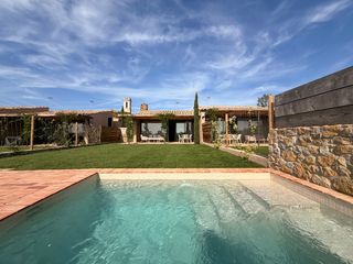 Location Maison  Carrer del raval. Baix empordà – cruïlles