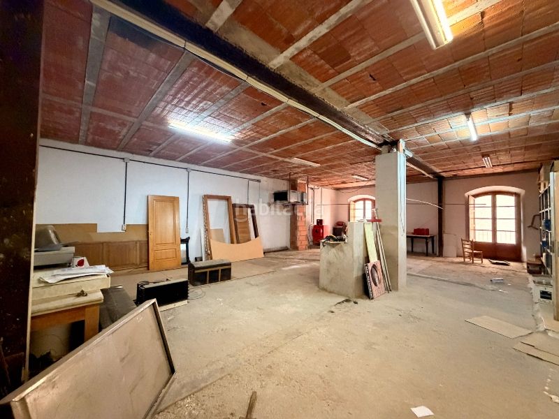 Foto 003f6d4a-a347-4272-aaf9-13479415ea31. Edifici a Bisbal d´Empordà (La)
