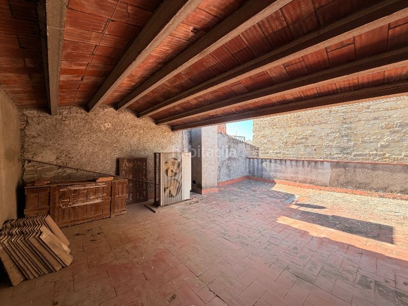 Foto c7d67c51-dece-4f0e-a95a-766c9278aadb. Edifici a Bisbal d´Empordà (La)