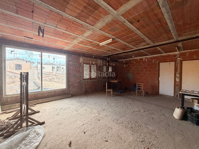 Foto e3c44cbe-bf91-49e2-8777-615258116d2d. Edifici a Bisbal d´Empordà (La)