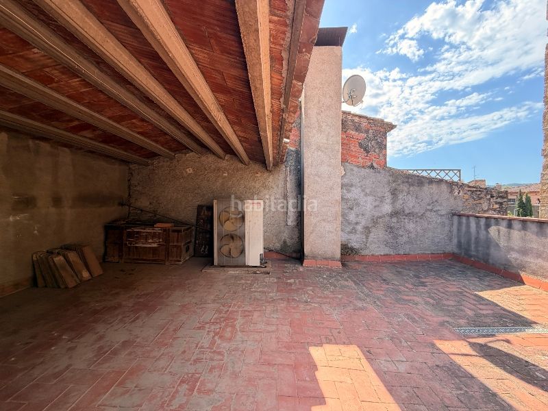 Foto f512c24a-5d69-4d6a-82fe-fd89b465e9f2. Edifici a Bisbal d´Empordà (La)