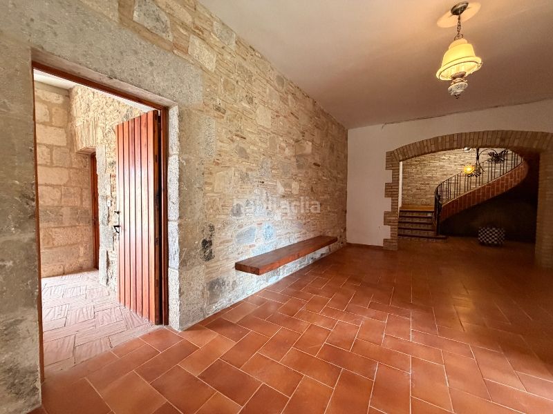 Foto 391fd5a0-de39-45a7-9c7a-558e801faaf3. Casa amb xemeneia aparcament piscina a Castelló d´Empúries