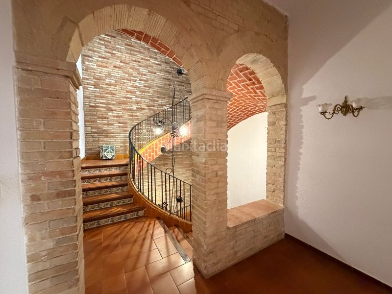 Foto 5a53a654-3ee6-4322-a99d-017a38270751. Casa amb xemeneia aparcament piscina a Castelló d´Empúries