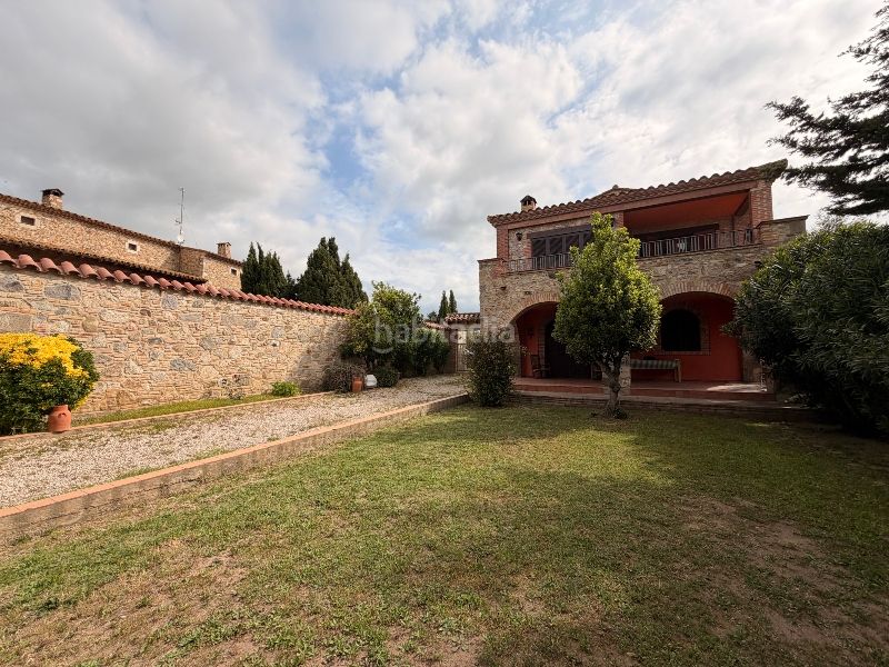 Foto 78f71072-7974-4e18-9e5a-f7b077f86429. Casa amb xemeneia aparcament piscina a Castelló d´Empúries