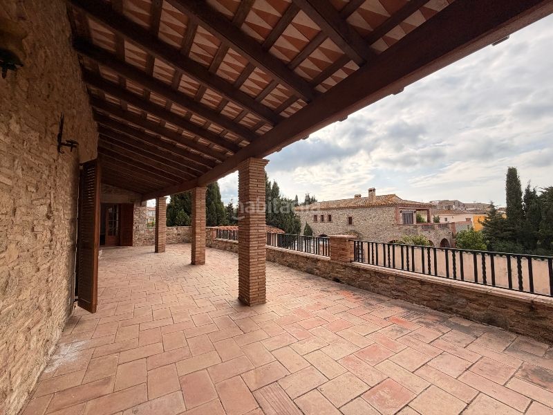 Foto f3b9e316-4a54-4d8c-b87c-6d84803747dd. Casa amb xemeneia aparcament piscina a Castelló d´Empúries