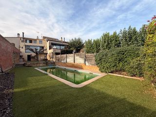 Casa  Avinguda costa brava. Baix empordà, afueras de corçà, casa con jardín y piscina