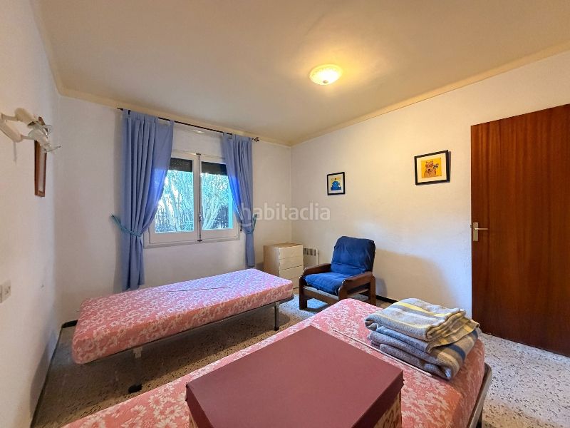 Foto 7ff1ec90-64ba-43bc-a966-472358335321. Casa amb xemeneia aparcament a Eixample Residencial Escala (L´)