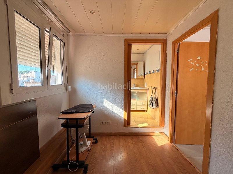 Foto 69d27d5e-a968-4cc1-8051-5ff73e2ec5f6. Edificio in Riells Escala (L´)