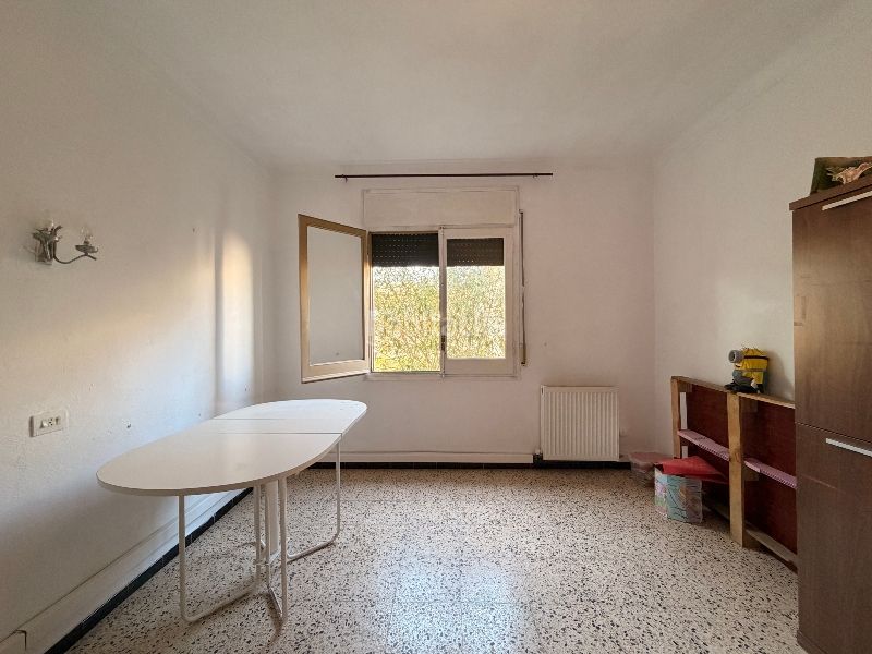 Foto f3e520d9-46d8-4912-8b81-08e3be02cc1f. Edificio in Riells Escala (L´)