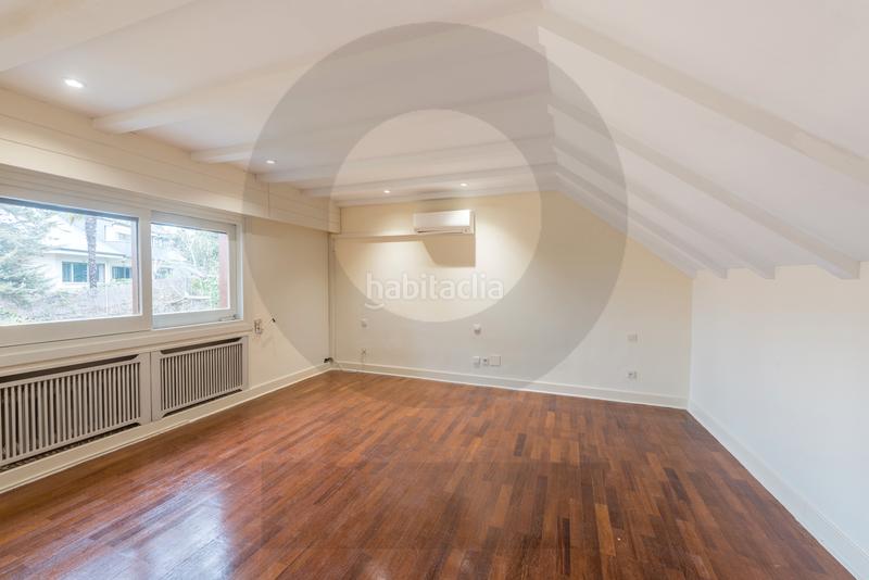 Foto 38c204c6-a484-4ca9-90c8-67a78d058f1e. Chalet inmogil, chalet independiente en venta, puerta de hierro en Madrid