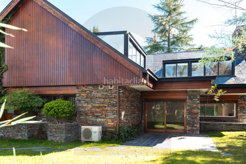 Foto 4c112e9c-6263-457b-9966-62d4be6d6f35. Chalet inmogil, chalet independiente en venta, puerta de hierro en Madrid