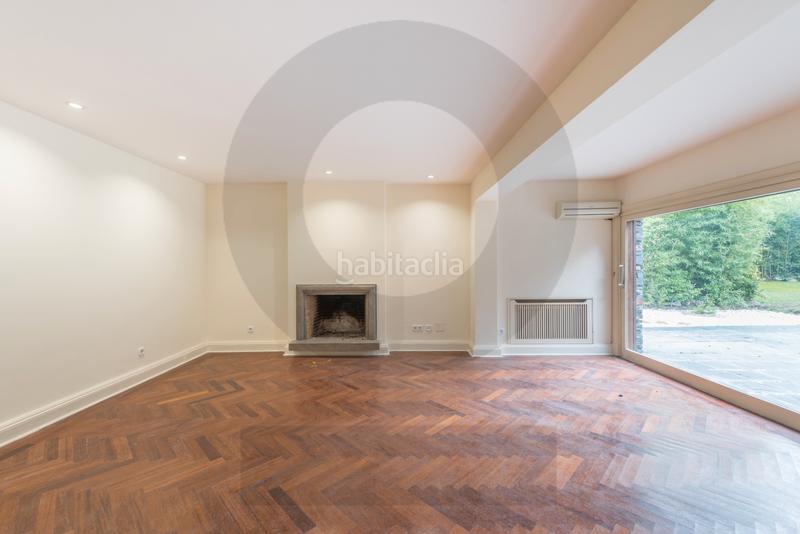 Foto 989002d2-d9ee-4e6b-ba63-83a435a58d50. Chalet inmogil, chalet independiente en venta, puerta de hierro en Madrid