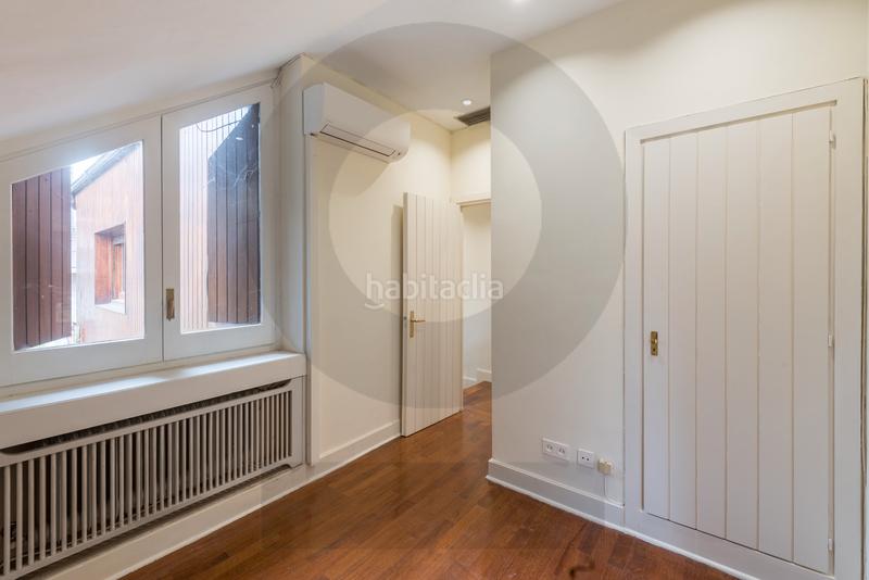 Foto b32b6f62-630a-4e9d-886d-49c5ca8956a8. Chalet inmogil, chalet independiente en venta, puerta de hierro en Madrid