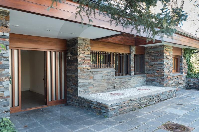 Foto cb1f7f89-4713-4dc7-9543-62d461bde0df. Chalet inmogil, chalet independiente en venta, puerta de hierro en Madrid