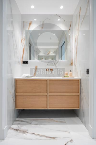 Foto cf28da0e-2d90-4b93-afea-2ba5c2d4fc7f. Piso inmogil gestión, piso para estrenar en calle velázquez, amueblado integramente. en Madrid