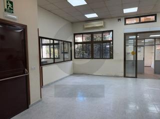 Location Local commercial  Calle berenisa. Alquiler de local comercial en aravaca, madrid – 100 m² con alma