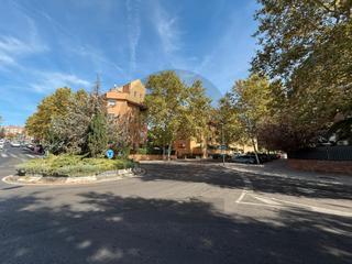 Appartement à Casco Antiguo. Inmogil gestión , piso dúplex en venta en majadahonda con piscin