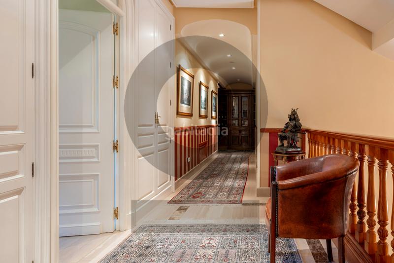 Foto 044a2e04-2a70-4fd7-9cf7-76bb928a18d4. Chalet inmogil gestión, espectacular y único chalet independiente en urbanización con acceso restringido y seguridad. madrid en Santo Domingo