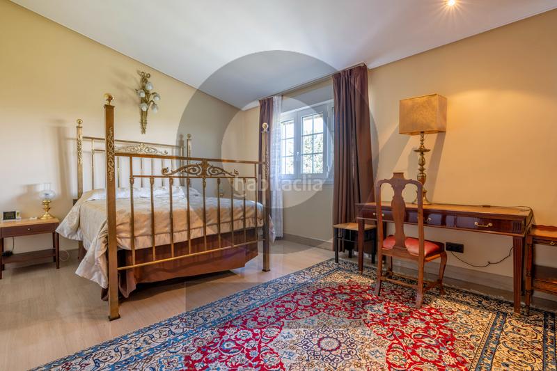 Foto 1f88f52f-7813-4d0f-80f0-fbf8fca11919. Chalet inmogil gestión, espectacular y único chalet independiente en urbanización con acceso restringido y seguridad. madrid en Santo Domingo