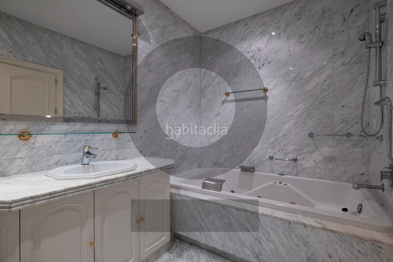 Foto 5d9eb348-228b-4e94-a4a1-a5ee5a989c6a. Chalet inmogil gestión, espectacular y único chalet independiente en urbanización con acceso restringido y seguridad. madrid en Santo Domingo