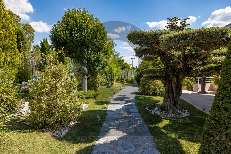 Foto 8a569b6f-567e-4a1a-8a8b-cca8dca1f89e. Chalet inmogil gestión, espectacular y único chalet independiente en urbanización con acceso restringido y seguridad. madrid en Santo Domingo