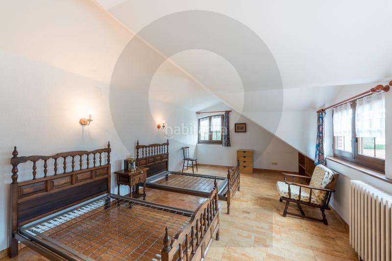 Foto 60f3bcf8-75fd-4f8f-b4d4-2d8eccb356ac. Xalet amb xemeneia calefacció aparcament a Ruente