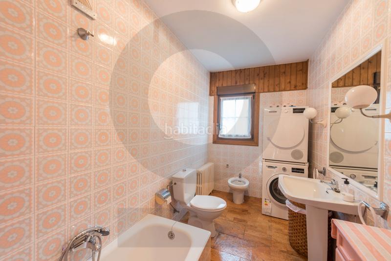 Foto 7092467f-24d6-4411-9756-e7e2358d2f5b. Xalet amb xemeneia calefacció aparcament a Ruente