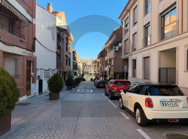 Foto 49d593b4-f3c4-4fde-ad7f-7c54de2cc545. Casa amb xemeneia calefacció aparcament a Casco Antiguo Rozas de Madrid (Las)