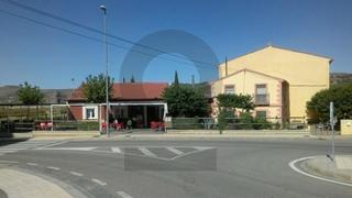 Xalet a Carretera antigua 1. Inmogil gestión, casa/chalet mas local comercial con 150 m2 de t