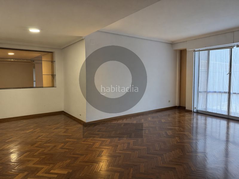 Foto cd5b426f-4b67-49d7-a43b-b087da77bef8. Piso inmogil gestión, piso en venta en el centro exterior con ascensor y garaje en Madrid