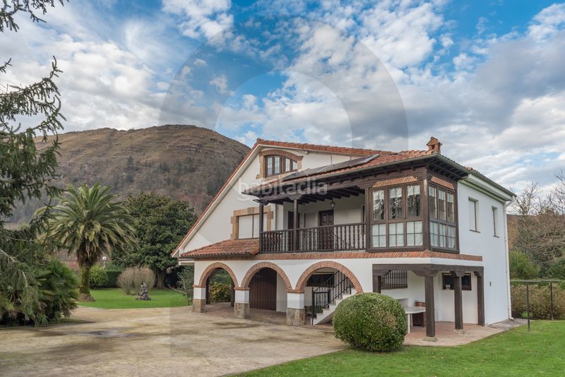 Foto ac72ab11-9ab9-4ddb-9f4b-f112c6f261eb. Xalet amb xemeneia calefacció a Ruente