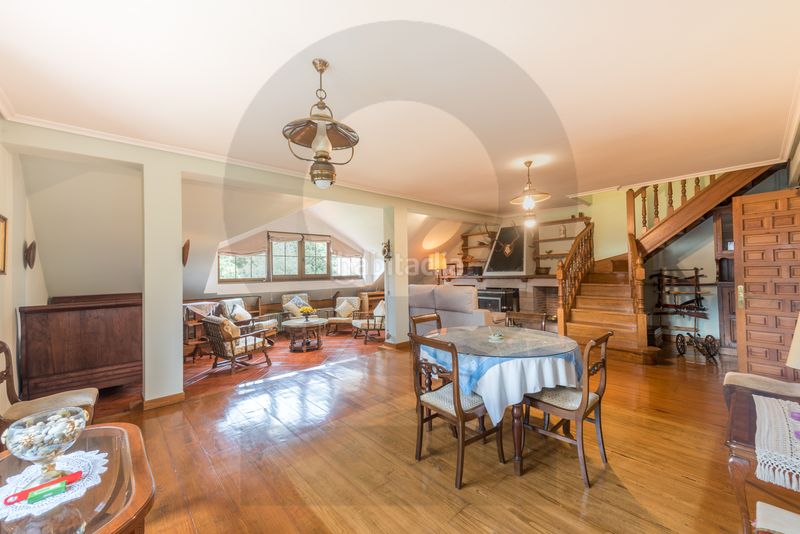 Foto d0c56bed-b69b-486f-bc60-f628abcd389d. Xalet amb xemeneia calefacció a Ruente