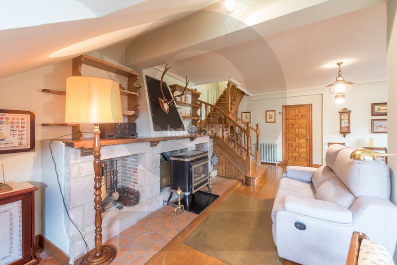 Foto f374a364-709d-4c65-82cd-ac3e6f2e9d85. Xalet amb xemeneia calefacció a Ruente