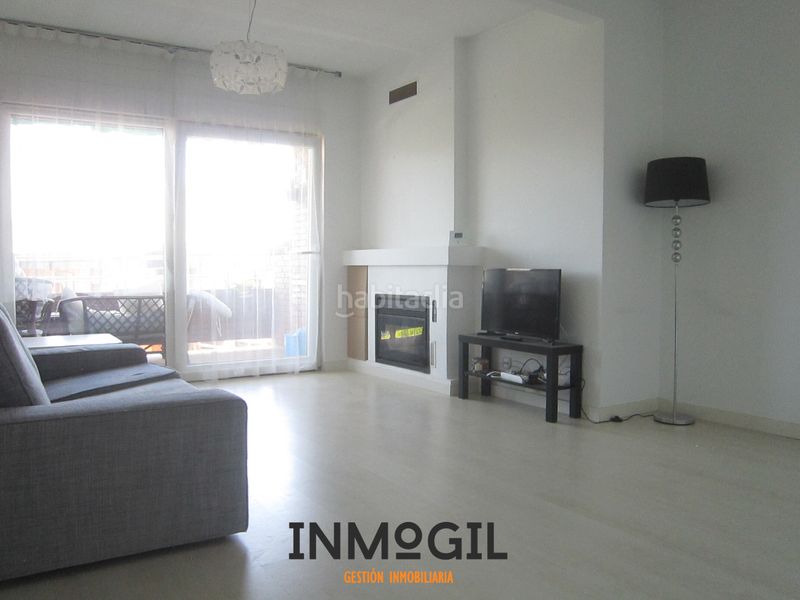 Foto 5008066f-4d92-466f-8c42-57e7f5ef43a9. Flat with fireplace heating pool in Navacerrada