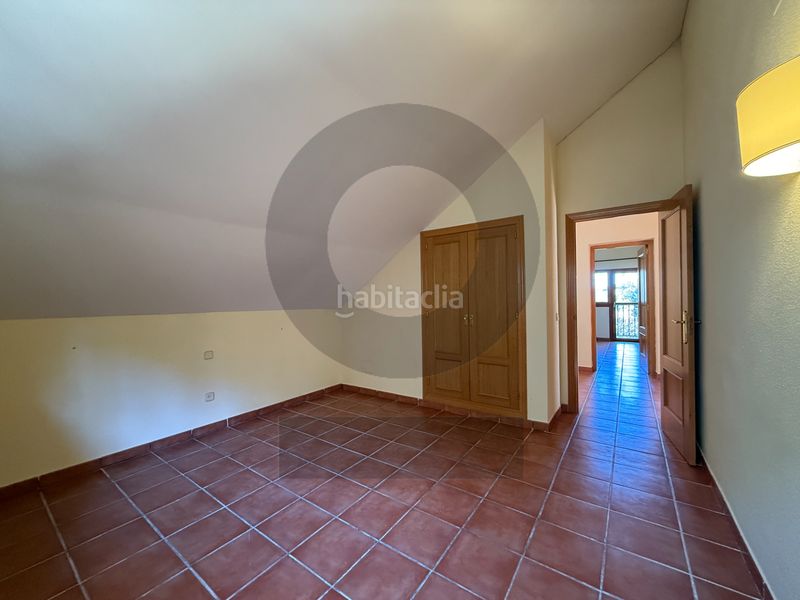 Foto 5c1b5192-b039-4d48-a5b0-748274c24f50. Chalet avec cheminée chauffage dans Navacerrada