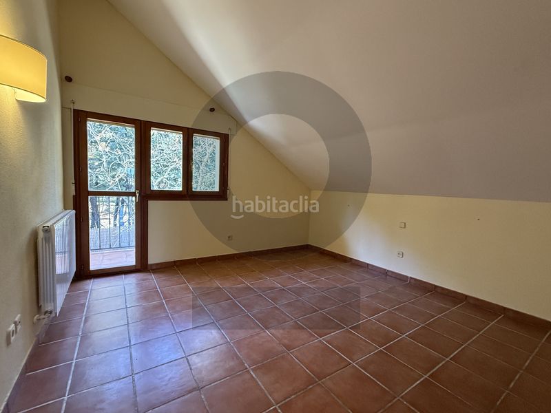 Foto 9959c6a0-7849-4fbd-9d0b-d045dca2aebf. Chalet avec cheminée chauffage dans Navacerrada