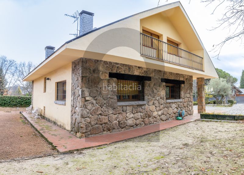 Foto d0ca679e-b557-4f2a-8fe8-bcd30184f91f. Chalet avec cheminée chauffage dans Navacerrada